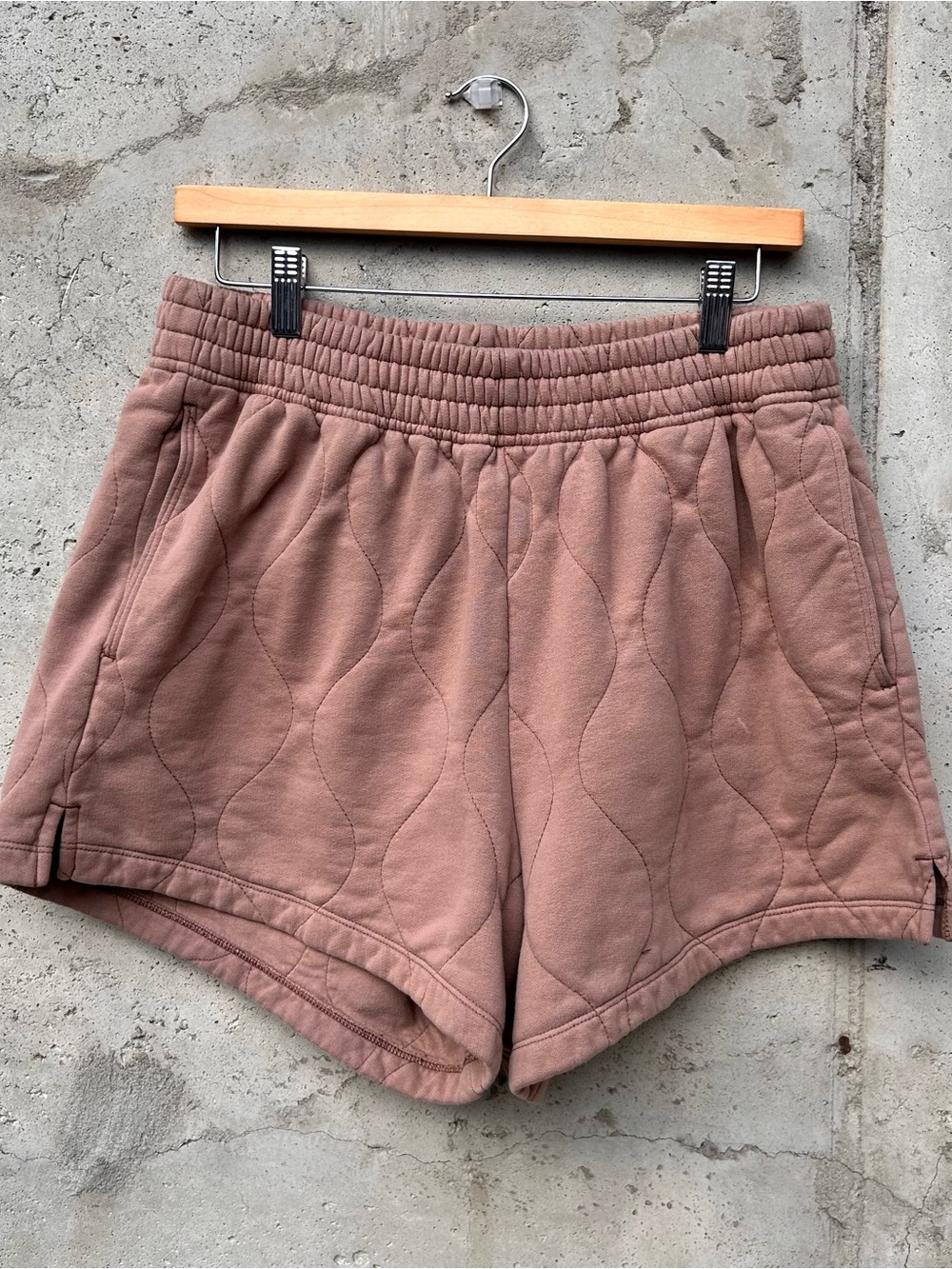 Abercrombie & Fitch Dusty Rose Quilted Athletic Shorts